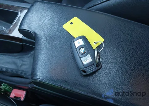 2009 BMW 328I xDrive z USA, uszkodzony, nr VIN WBAPK73549A452398